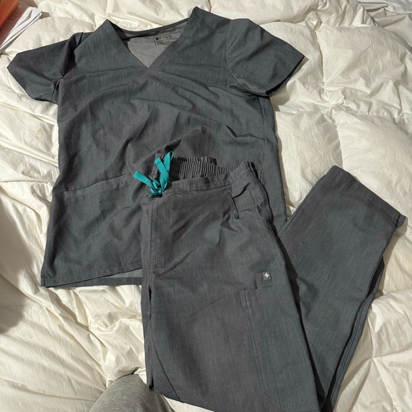 Figs Scrub Set - Picture 2 of 9